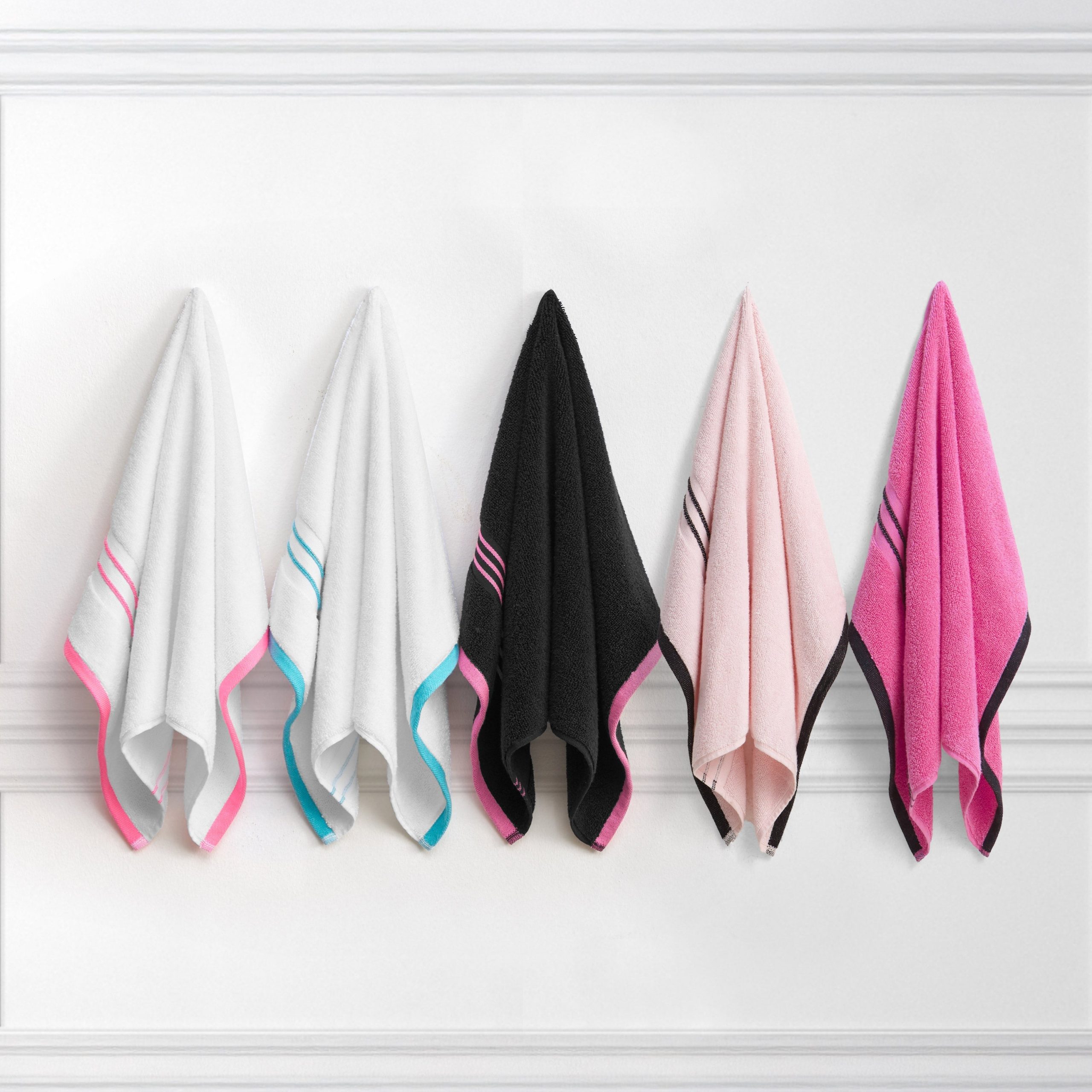Neon Border Bath Towel Set - Image 5