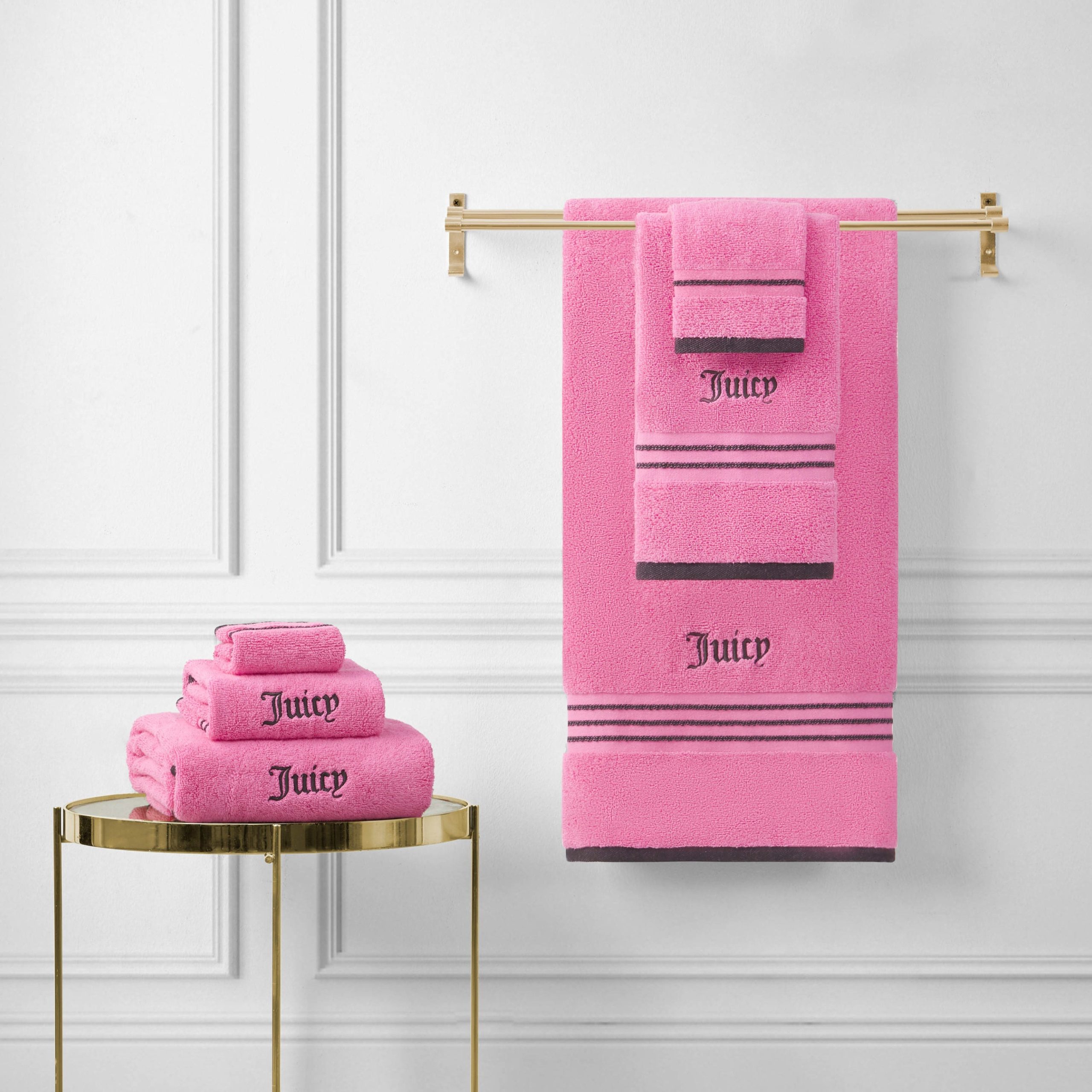 Neon Border Bath Towel Set - Image 3