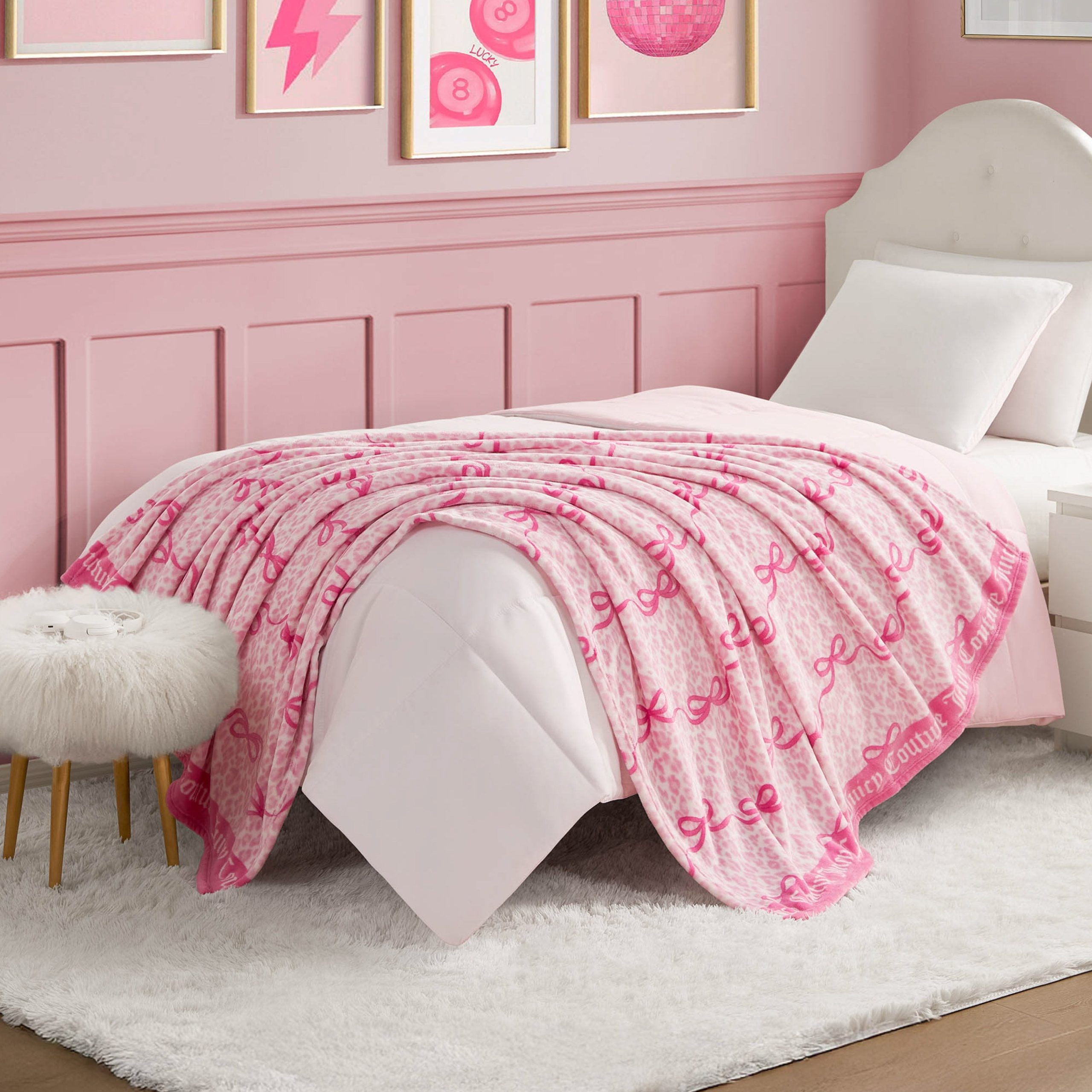 Plush Throw Blanket - Image 2