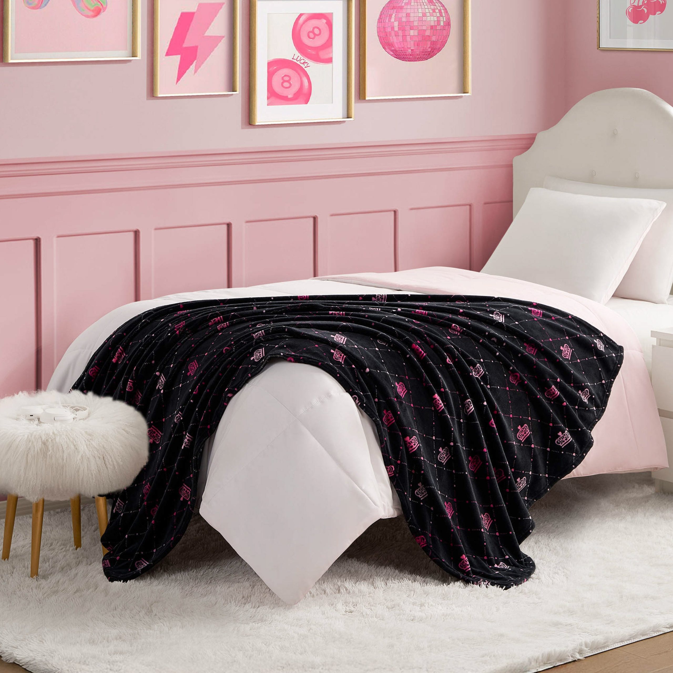 Plush Throw Blanket - Image 2
