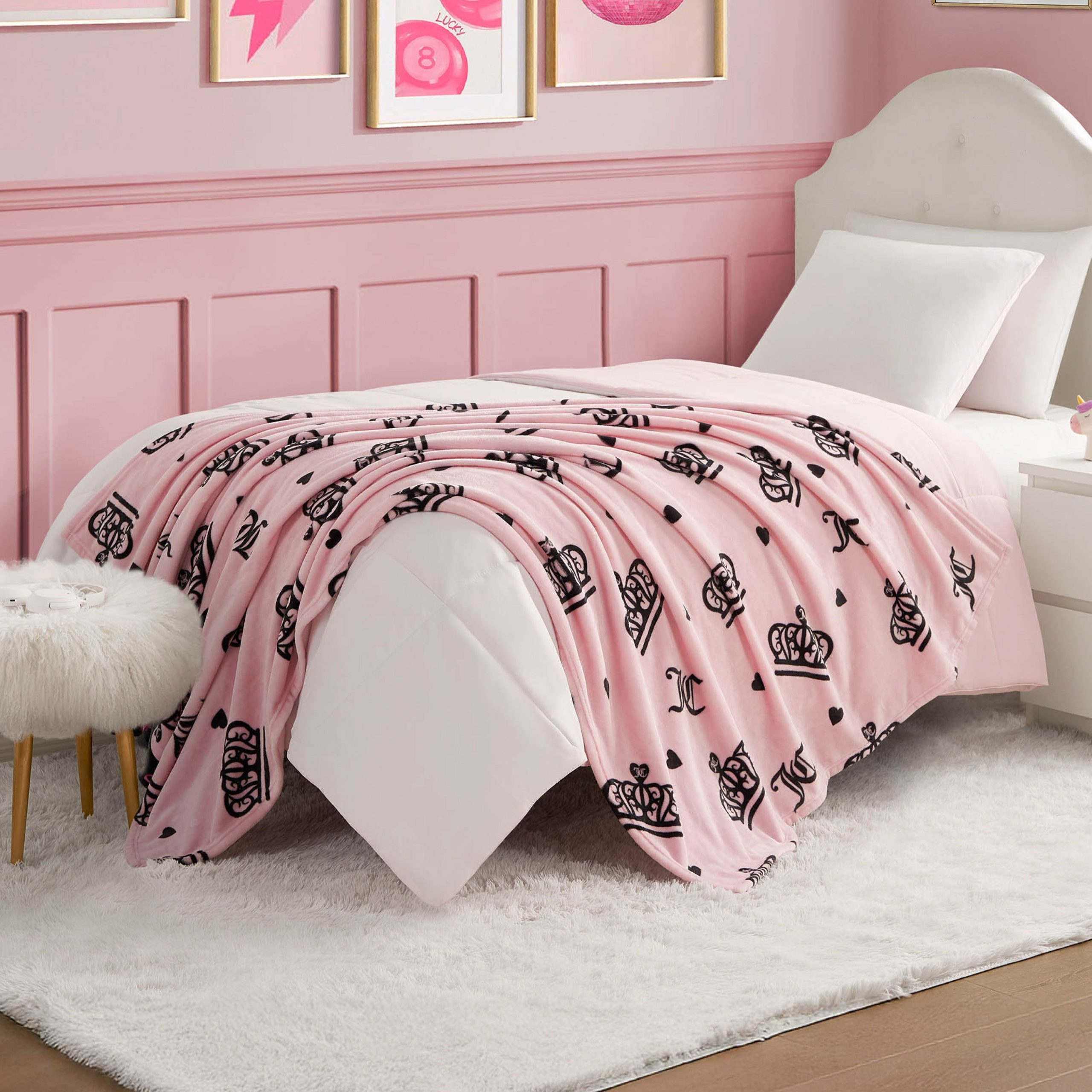 Plush Throw Blanket - Image 2