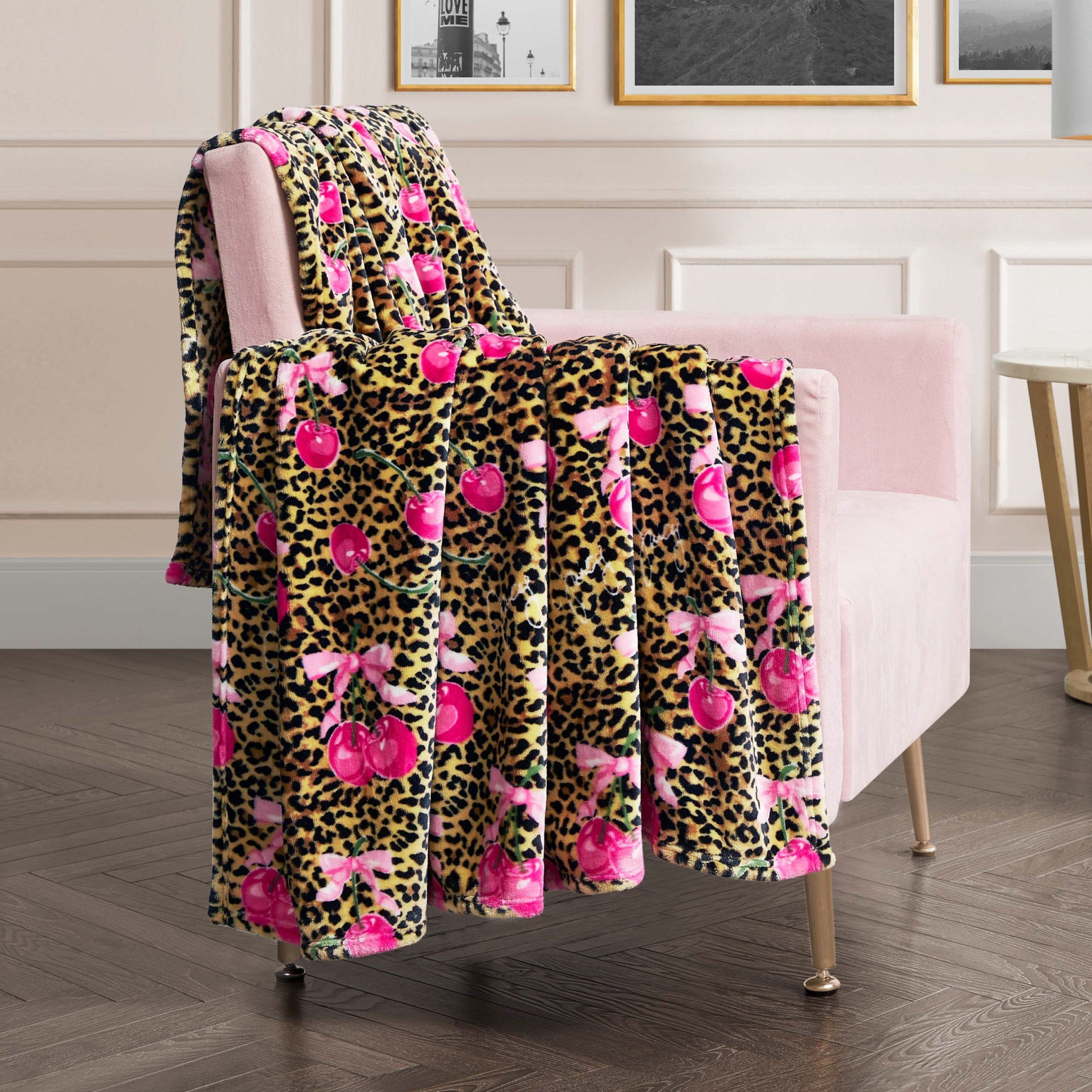 Plush Oversized Throw Blanket. 60 x 70 - Image 4