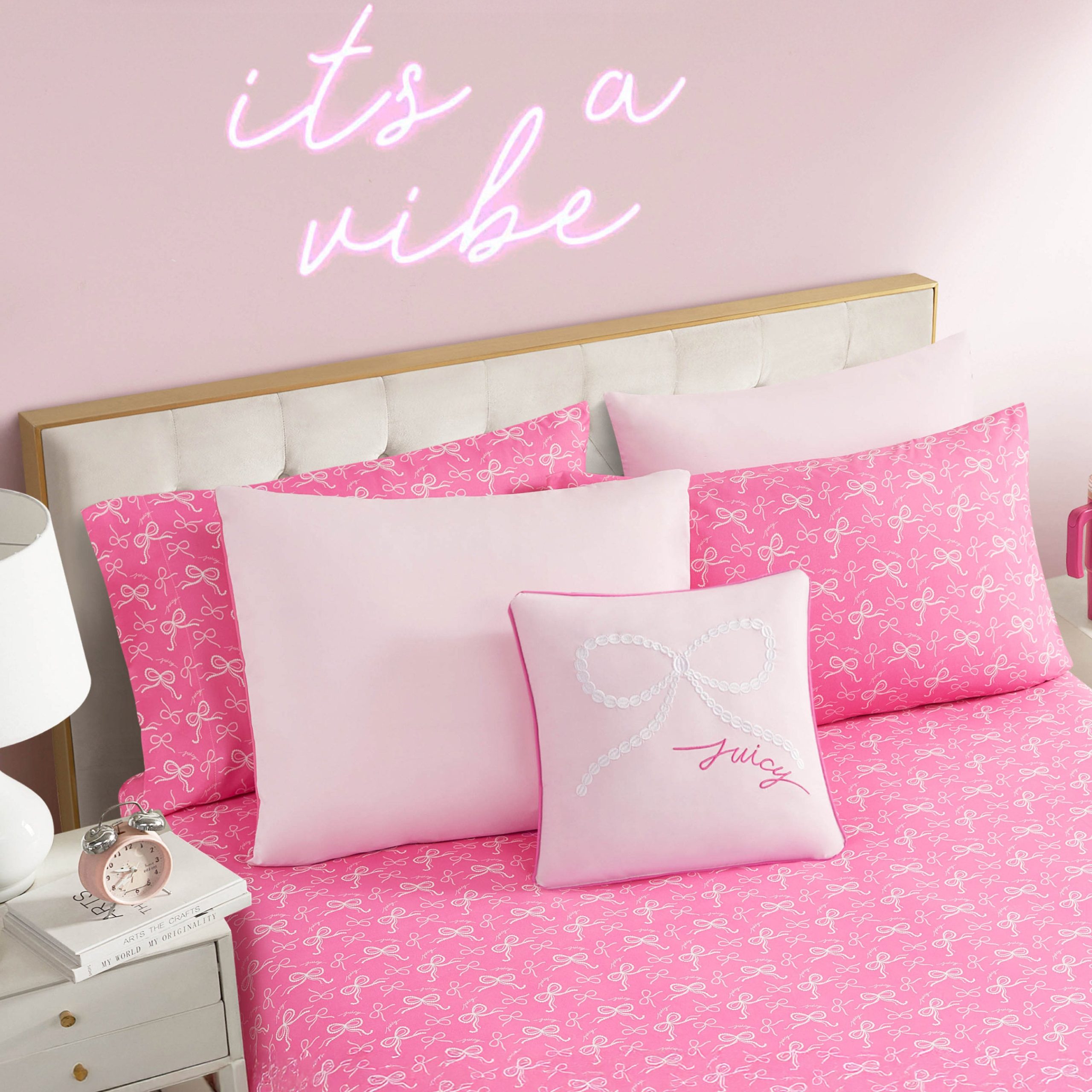 Pearly Bows Reversible Bed in a Bag Bedding Set - Image 4