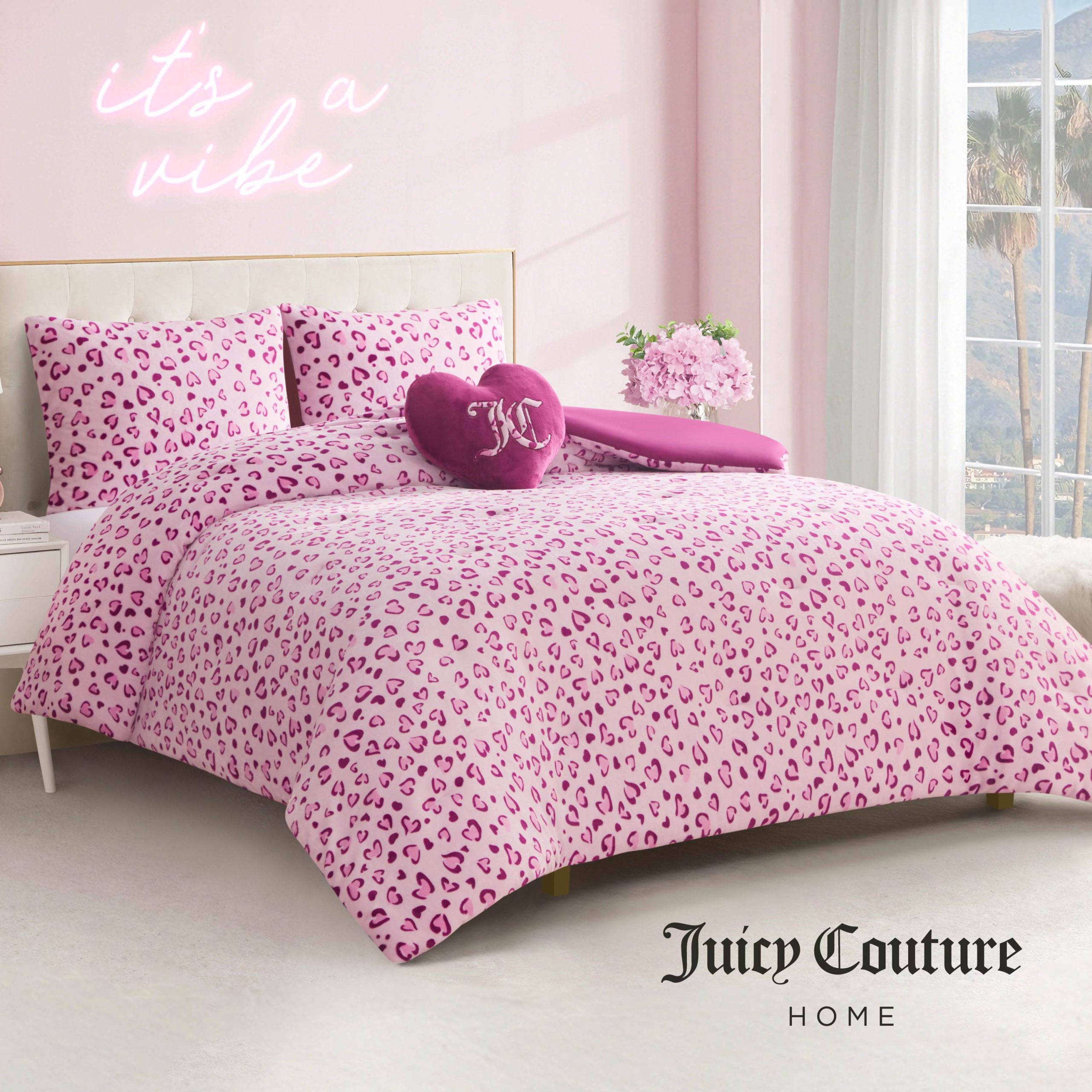 Plush Reversible Leopard Hearts Comforter Set - Image 3
