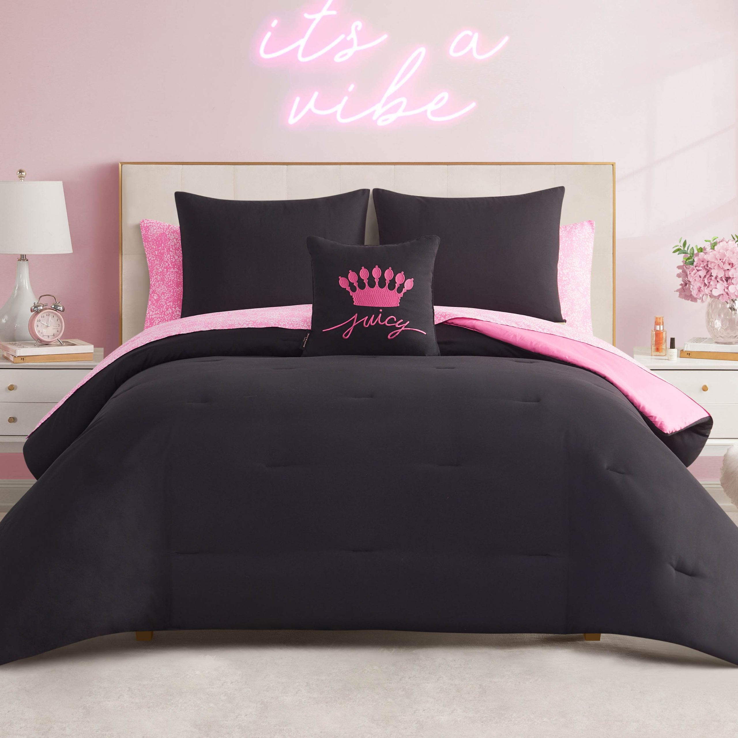 In The Wild Solid Reversible Bed in a Bag Bedding Set - Image 3