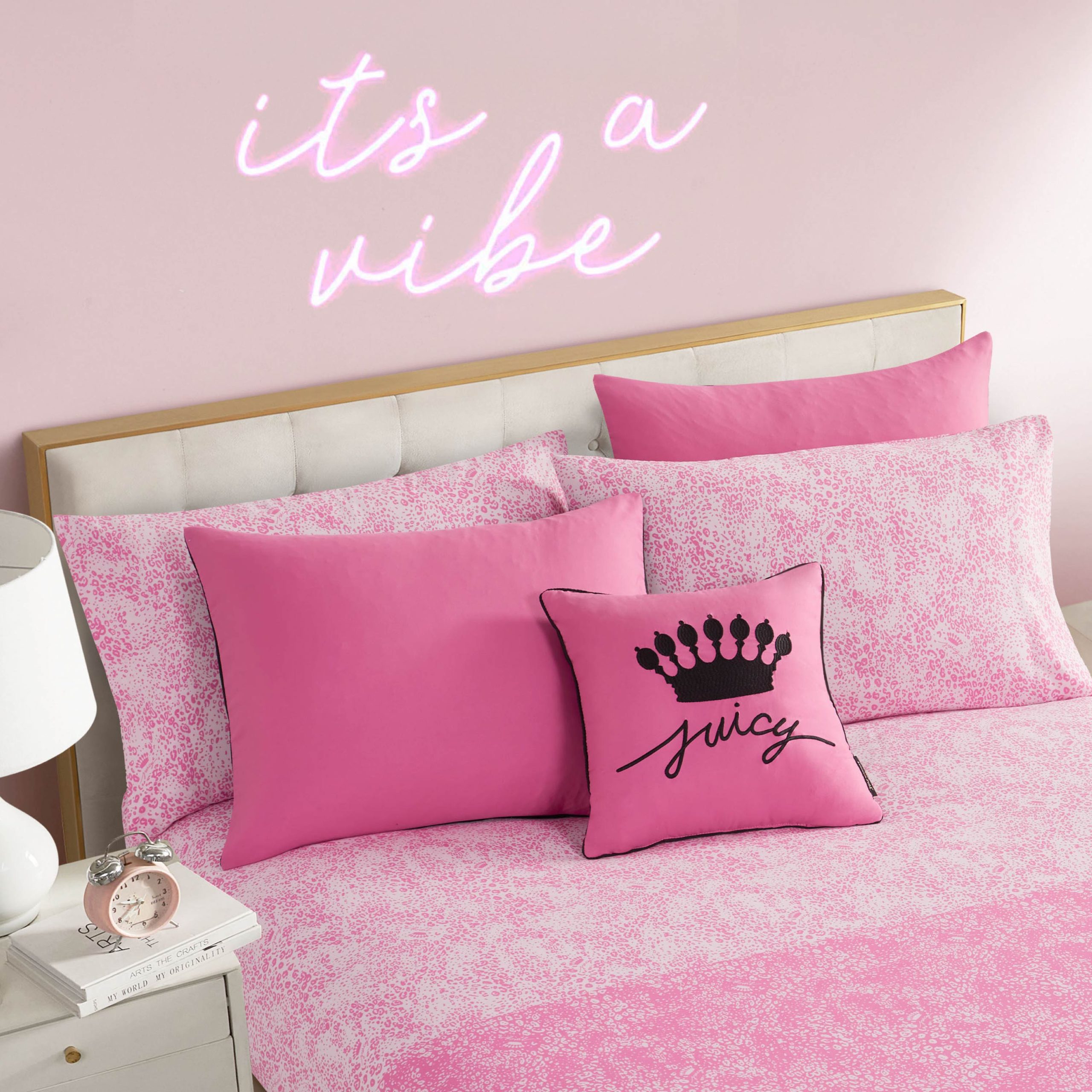 In The Wild Solid Reversible Bed in a Bag Bedding Set - Image 8