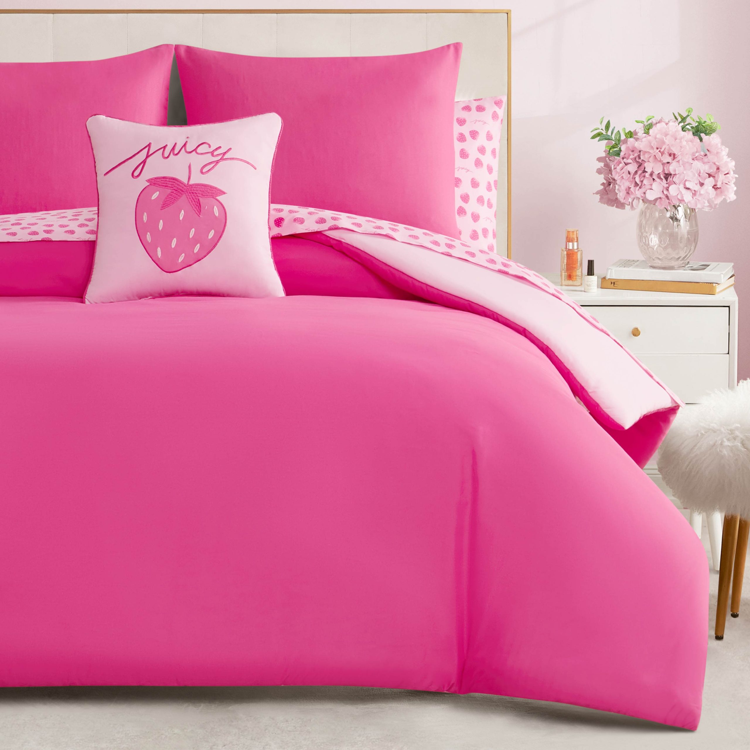 Summer Strawberries Solid Reversible Bed in a Bag Bedding Set - Image 7