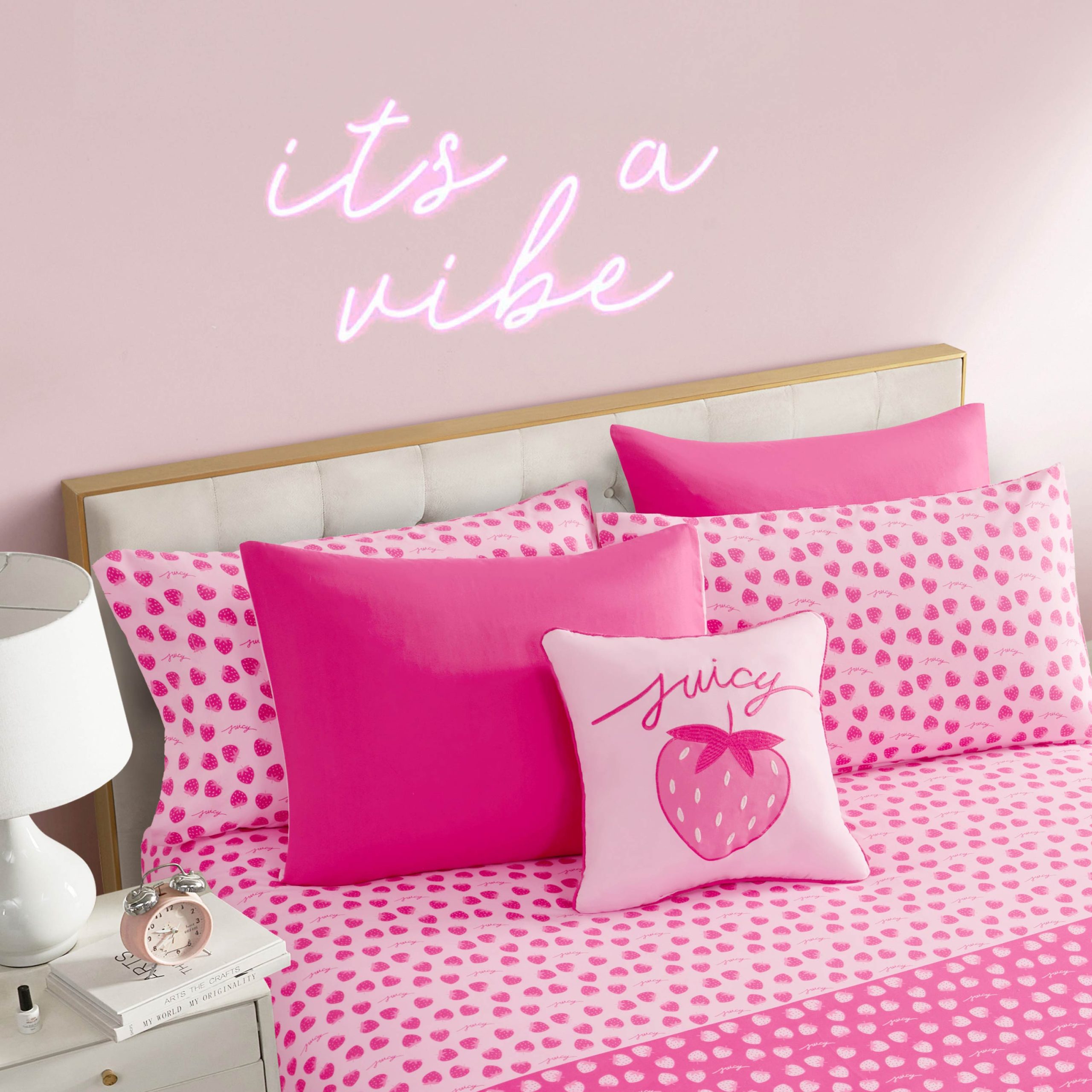 Summer Strawberries Solid Reversible Bed in a Bag Bedding Set - Image 8