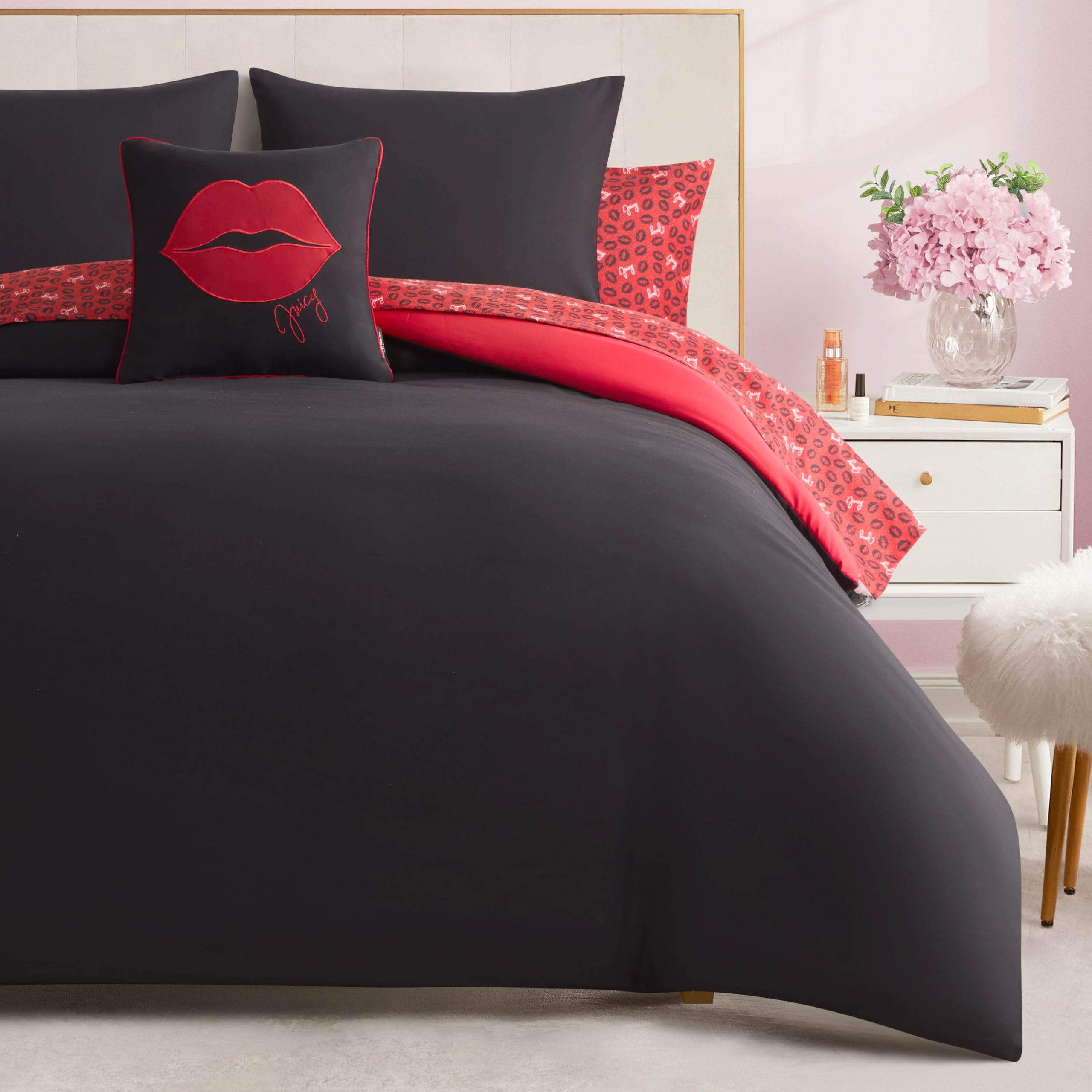 Cheetah Rebel Lips Solid Reversible Bed in a Bag Bedding Set - Image 7