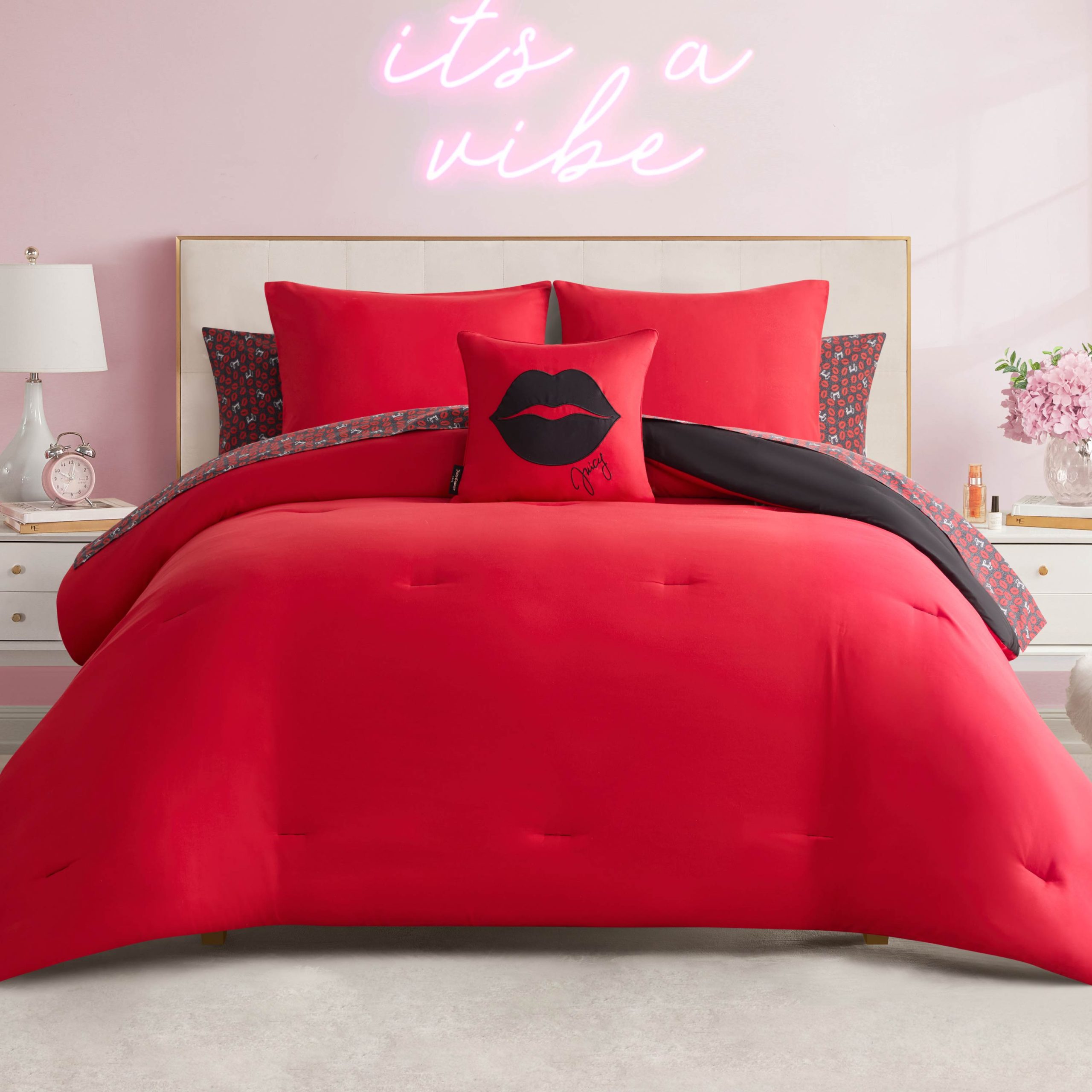 Cheetah Rebel Lips Solid Reversible Bed in a Bag Bedding Set - Image 3
