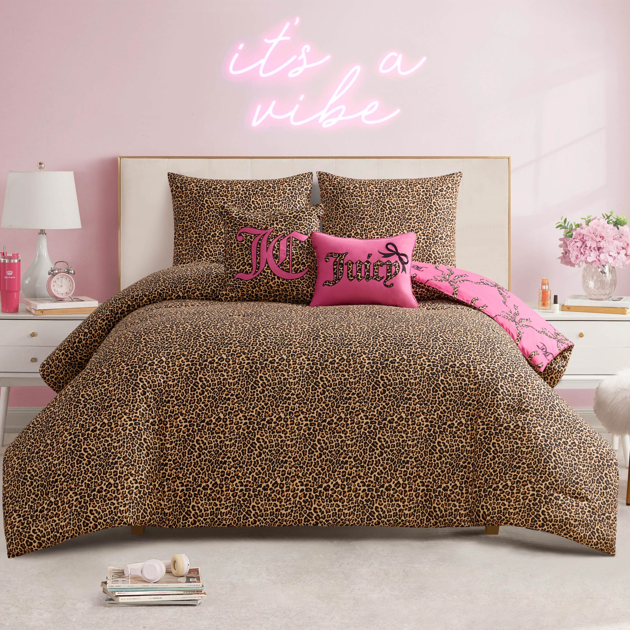 Cheetah Bow Trellis Reversible Comforter Set - Image 3