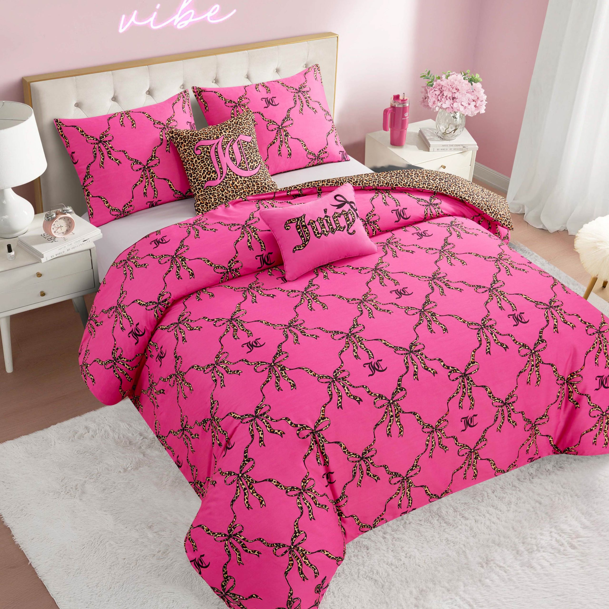 Cheetah Bow Trellis Reversible Comforter Set - Image 5