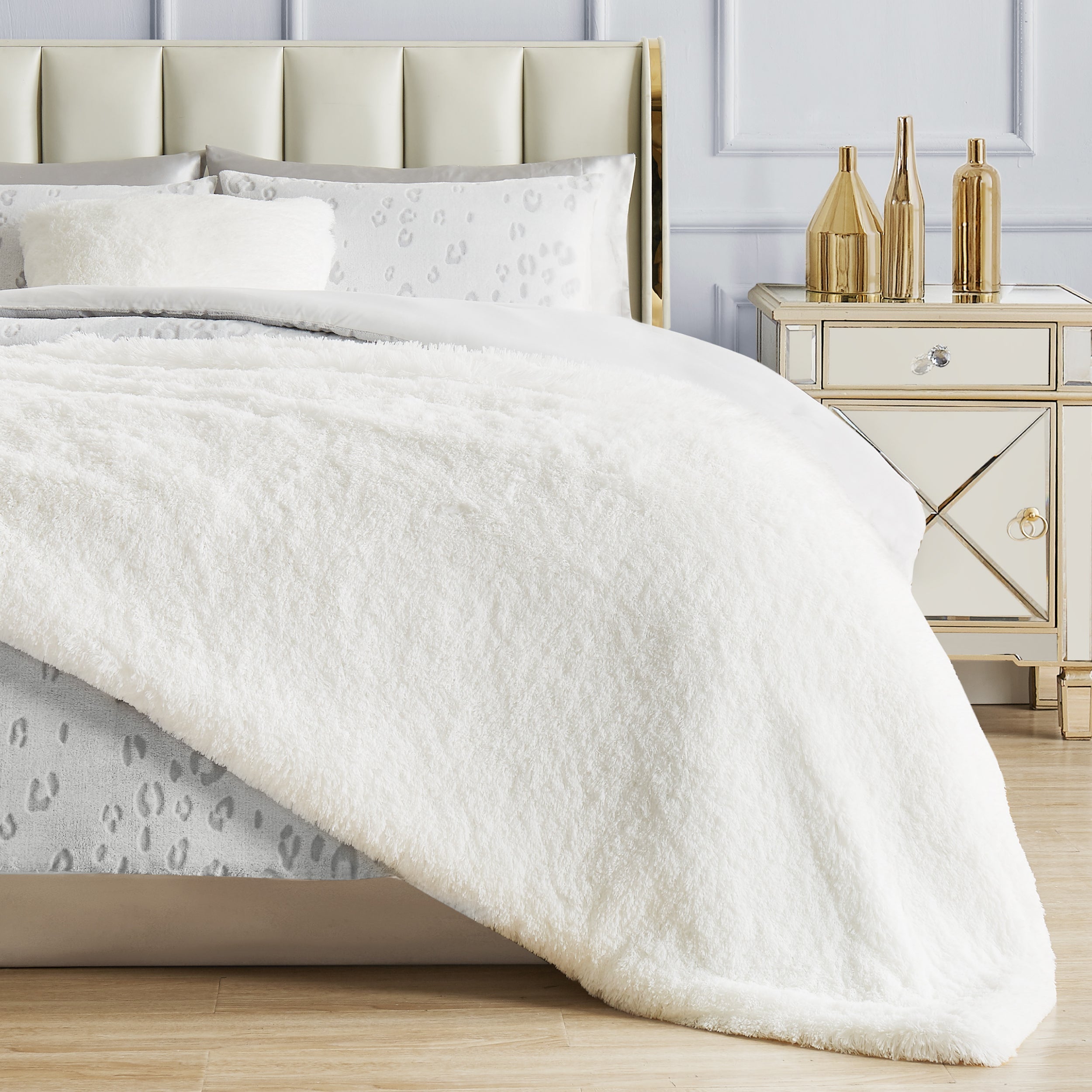 Shaggy Faux Fur Plush Blanket - Image 4